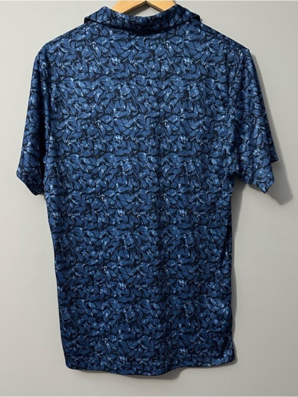 PGA Tour Pro Series Blue Print Golf Polo Men’s M Athletic Fit Athleisure - Picture 3 of 11